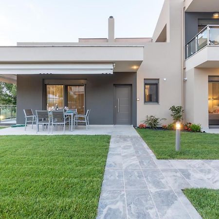 3 Doors Villas Nea Iraklitsa 外观 照片