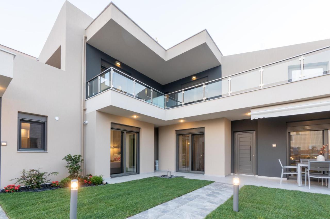 3 Doors Villas Nea Iraklitsa 外观 照片