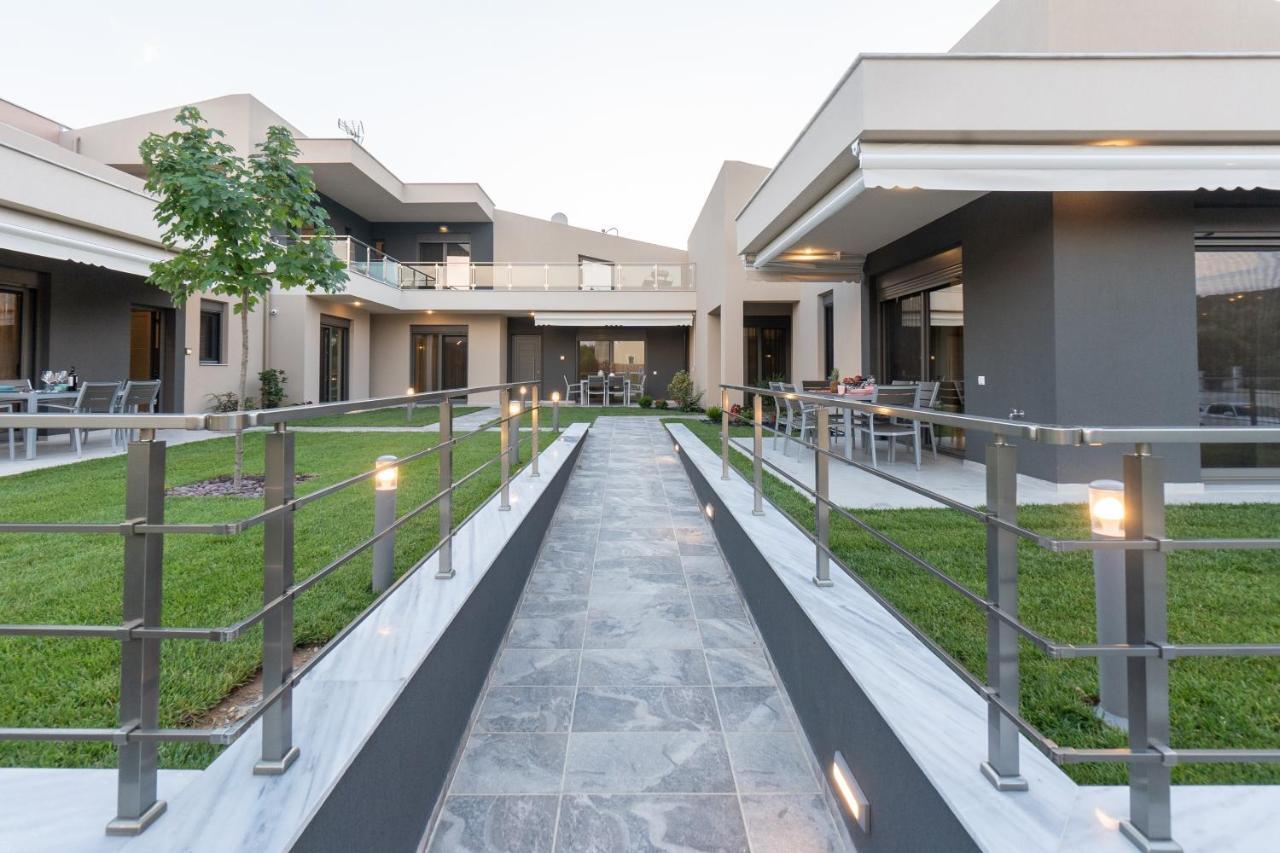 3 Doors Villas Nea Iraklitsa 外观 照片