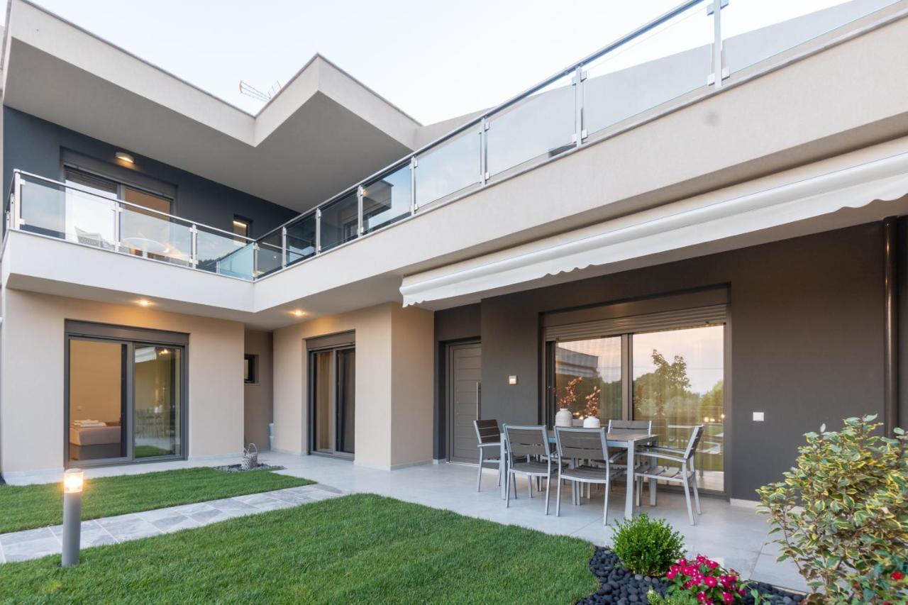 3 Doors Villas Nea Iraklitsa 外观 照片