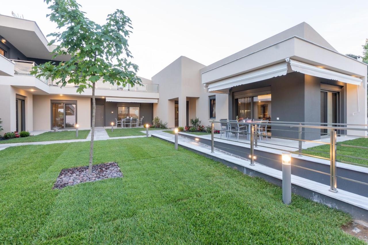3 Doors Villas Nea Iraklitsa 外观 照片