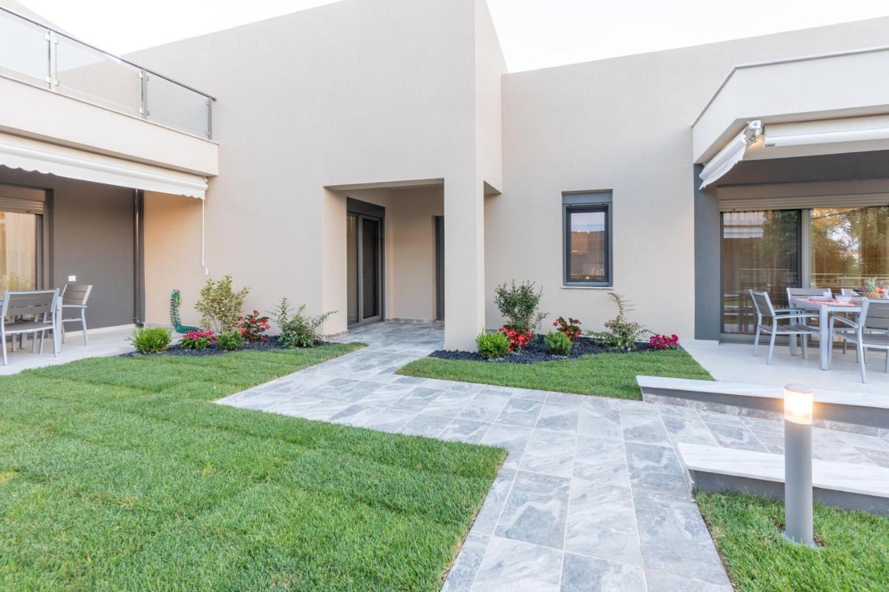 3 Doors Villas Nea Iraklitsa 外观 照片