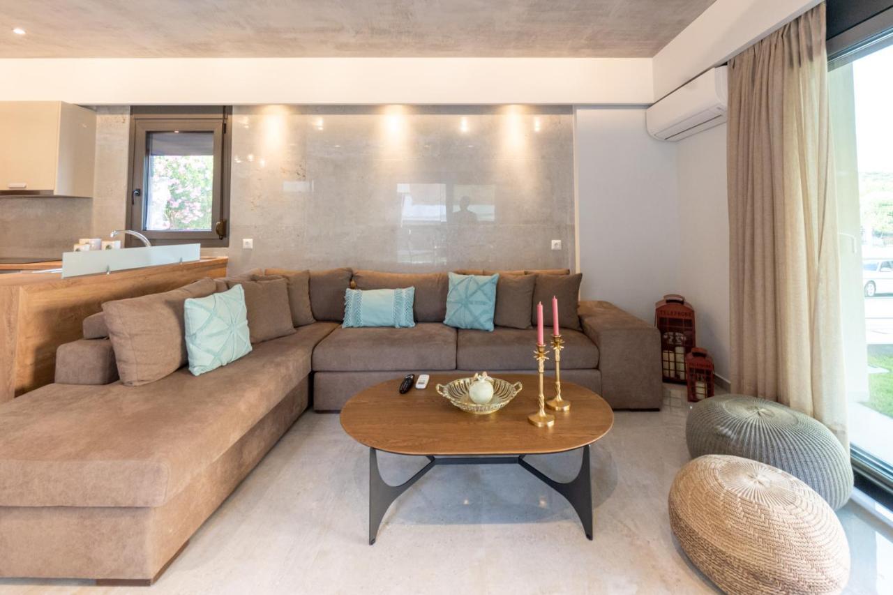 3 Doors Villas Nea Iraklitsa 外观 照片