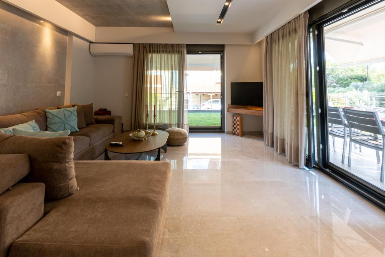 3 Doors Villas Nea Iraklitsa 外观 照片