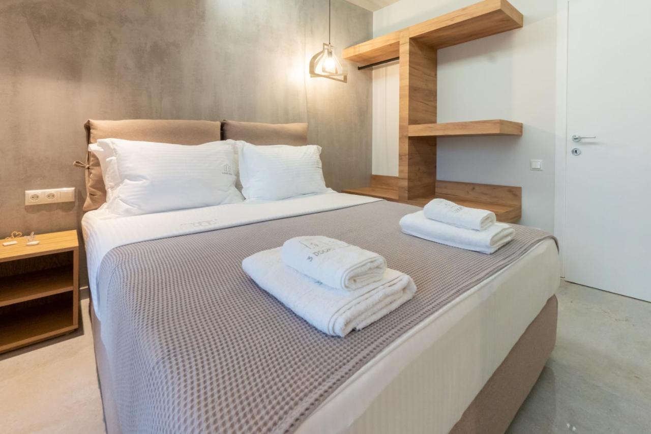 3 Doors Villas Nea Iraklitsa 外观 照片