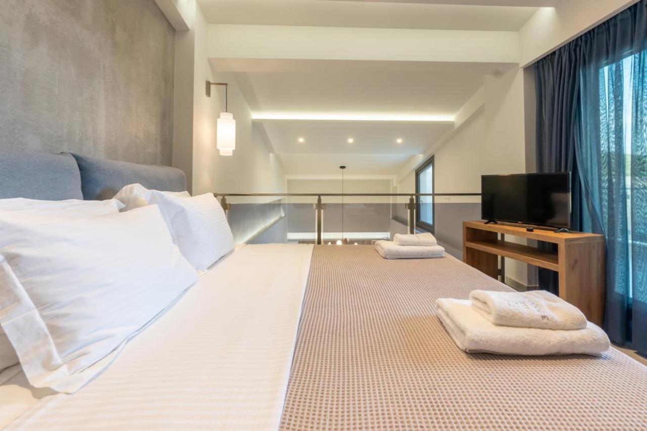 3 Doors Villas Nea Iraklitsa 外观 照片
