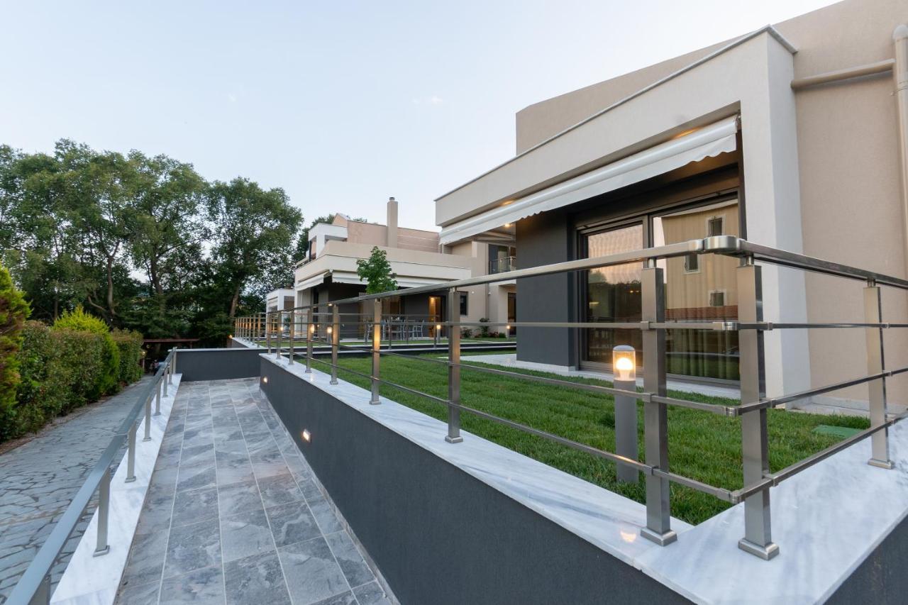 3 Doors Villas Nea Iraklitsa 外观 照片