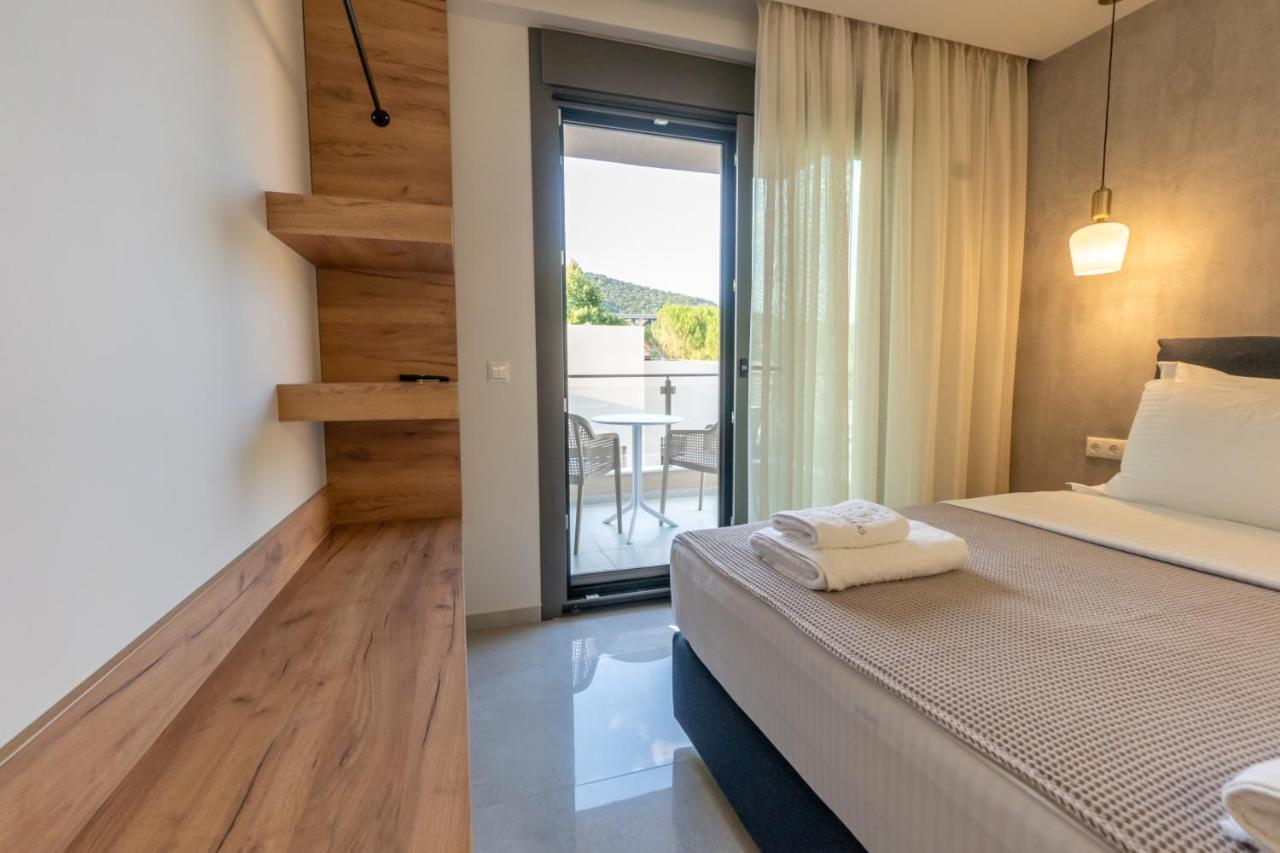 3 Doors Villas Nea Iraklitsa 外观 照片